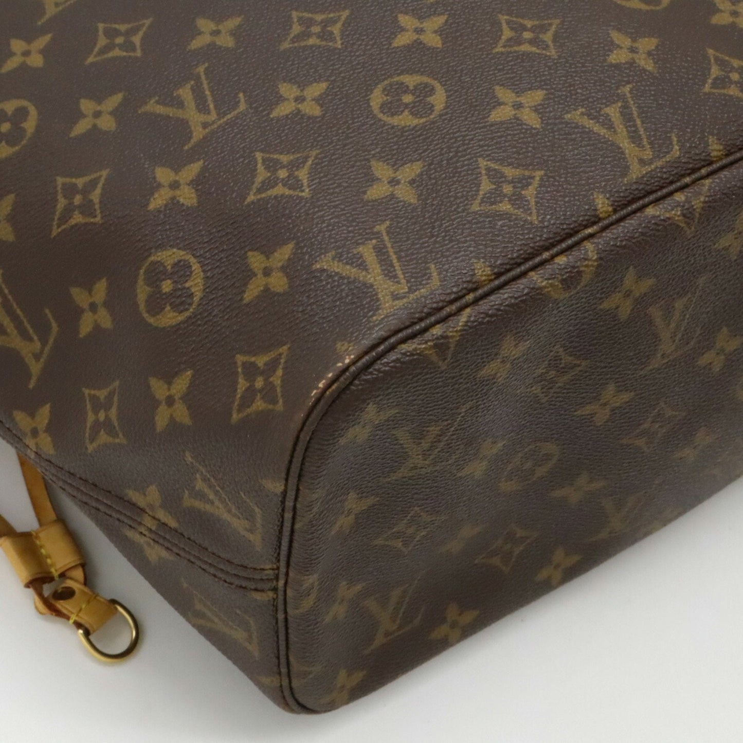 LOUIS VUITTON Neverfull MM Tote