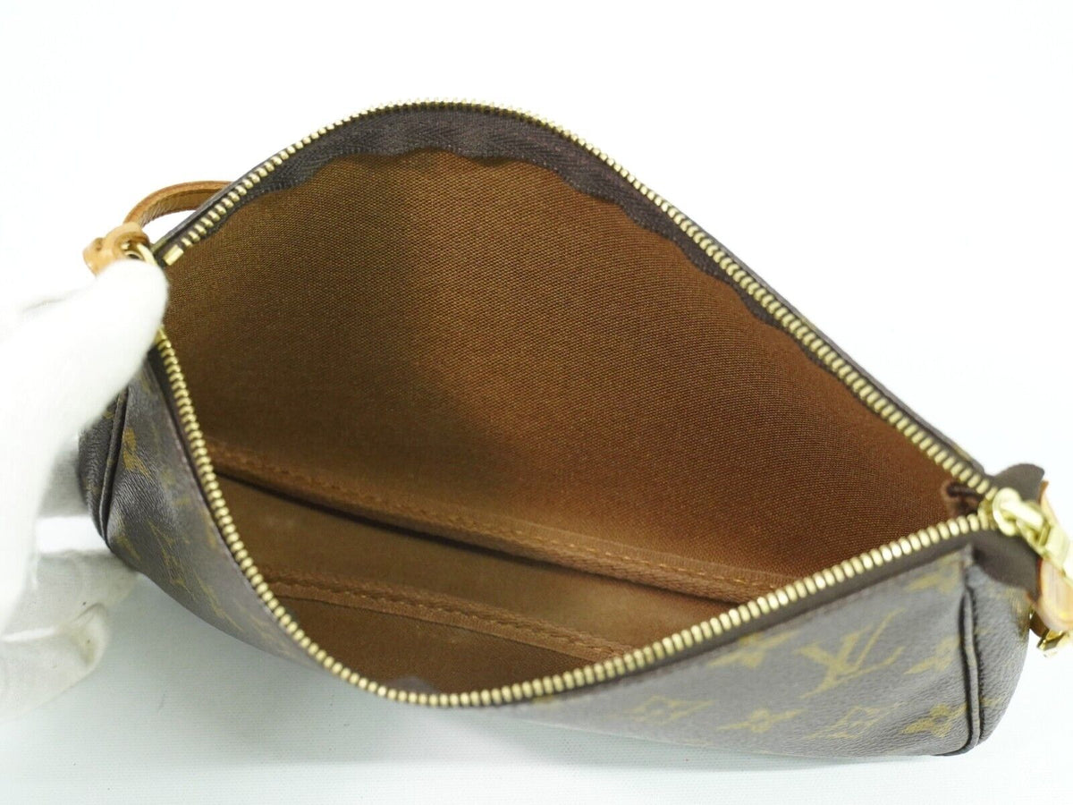 LOUIS VUITTON Pochette Accessoire Clutch Bag