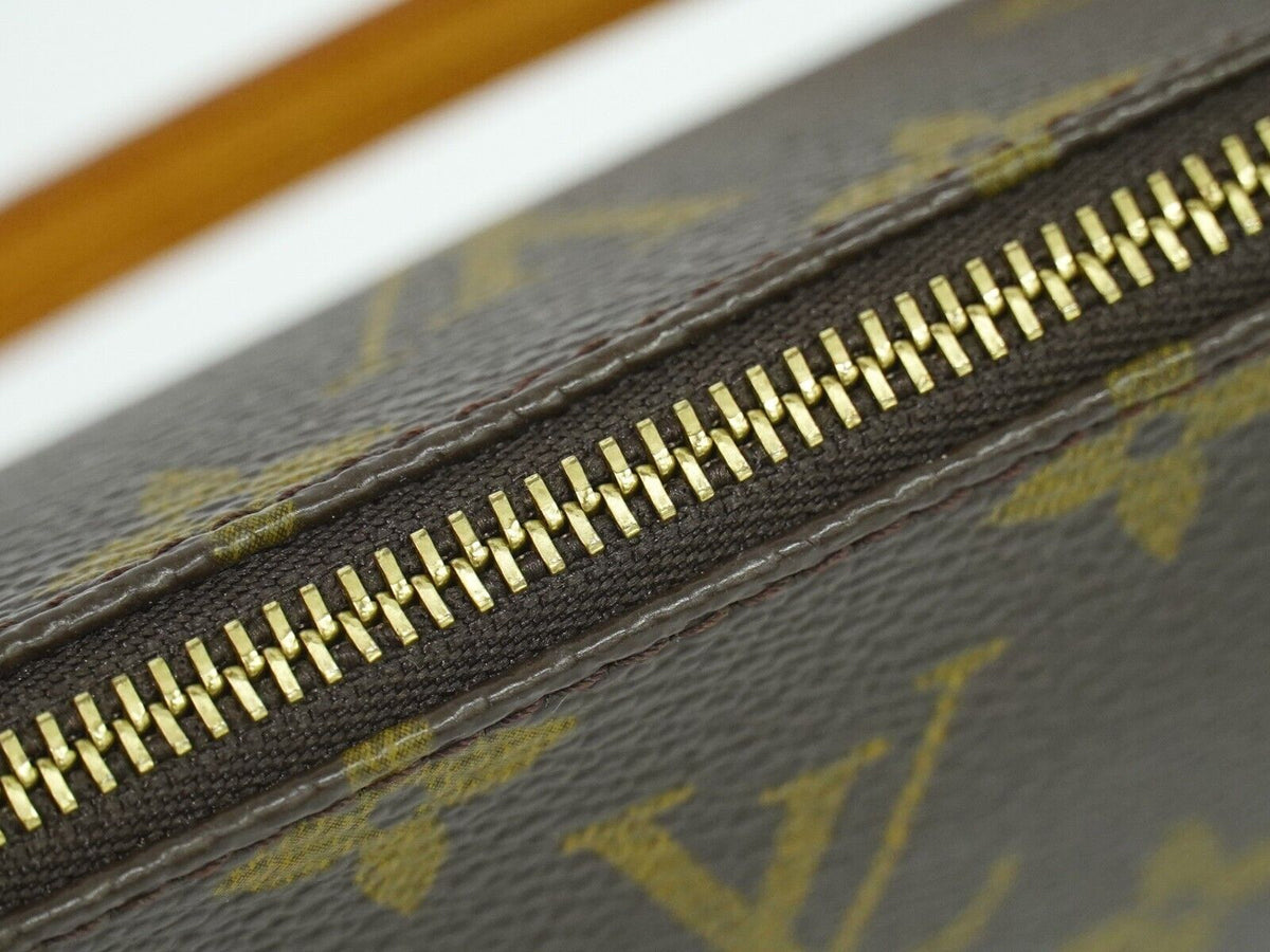 LOUIS VUITTON Pochette Accessoire Clutch Bag