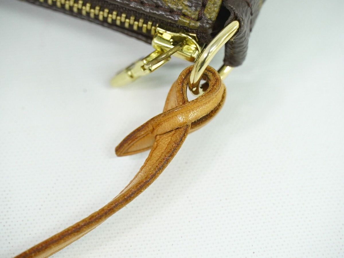 LOUIS VUITTON Pochette Accessoire Clutch Bag