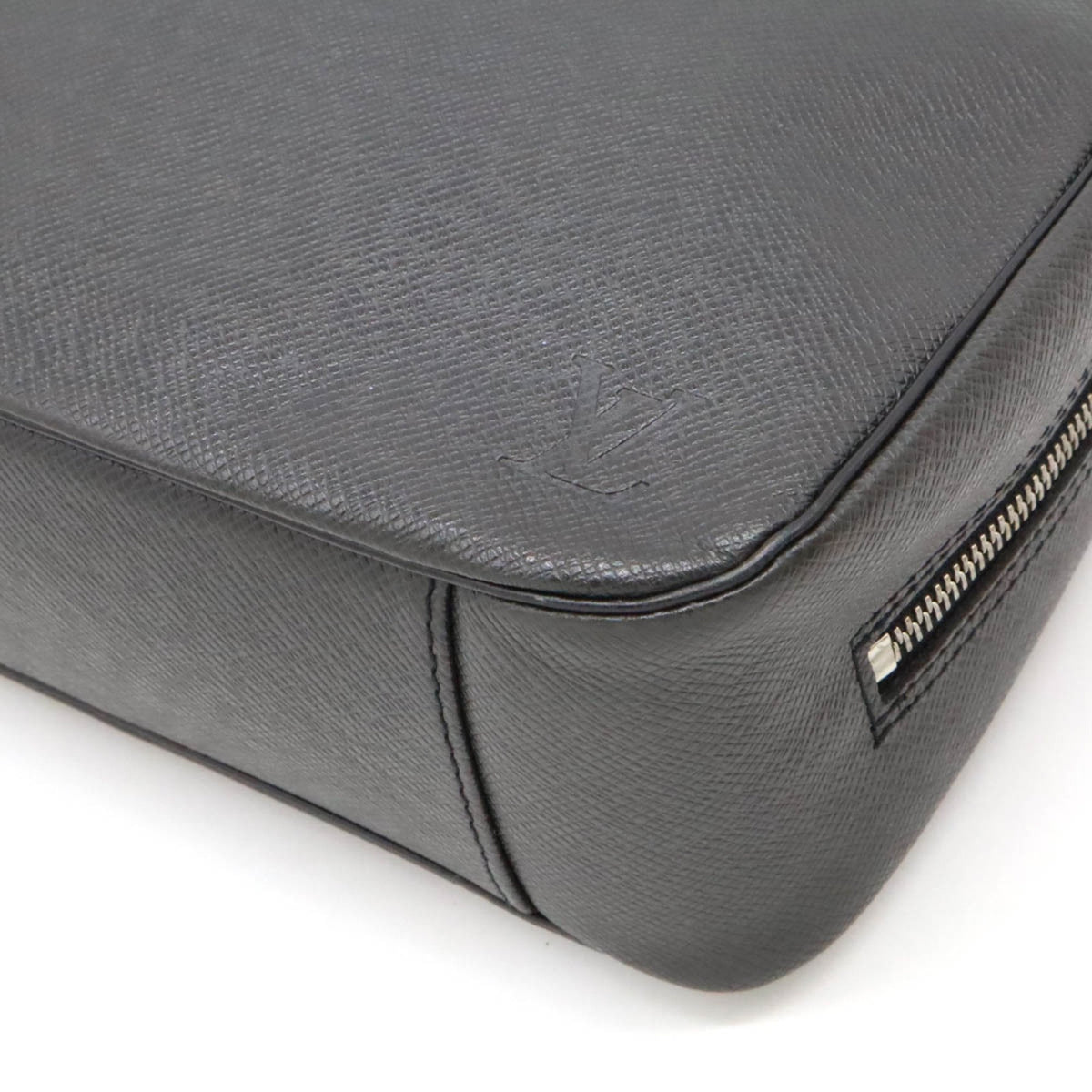 LOUIS VUITTON Trousse de Toilette Clutch Bag