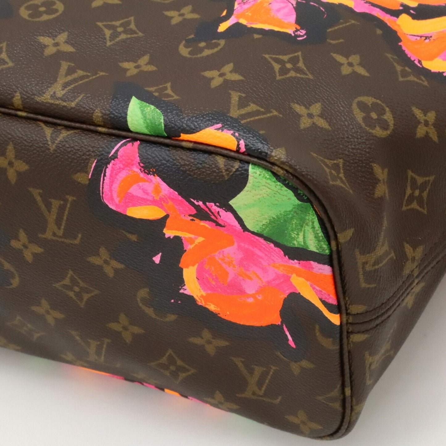 LOUIS VUITTON Neverfull MM Tote