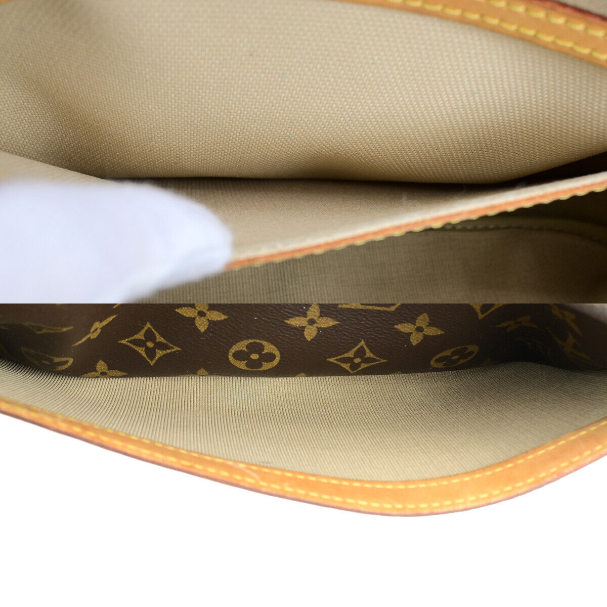 LOUIS VUITTON Reporter pm Shoulder Bag
