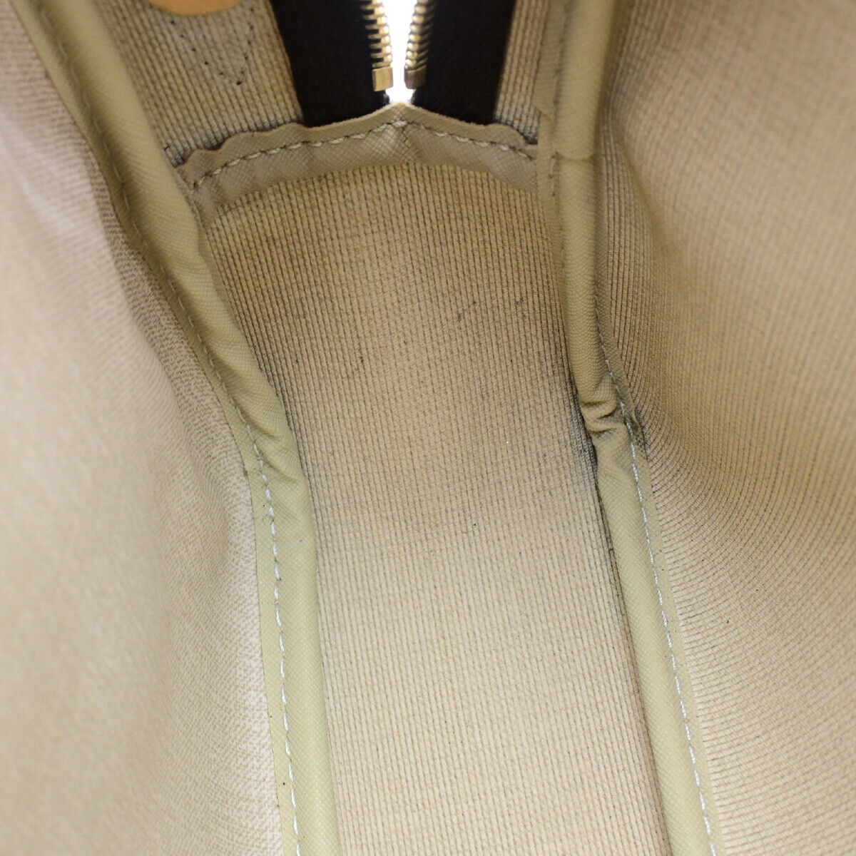 LOUIS VUITTON Reporter pm Shoulder Bag