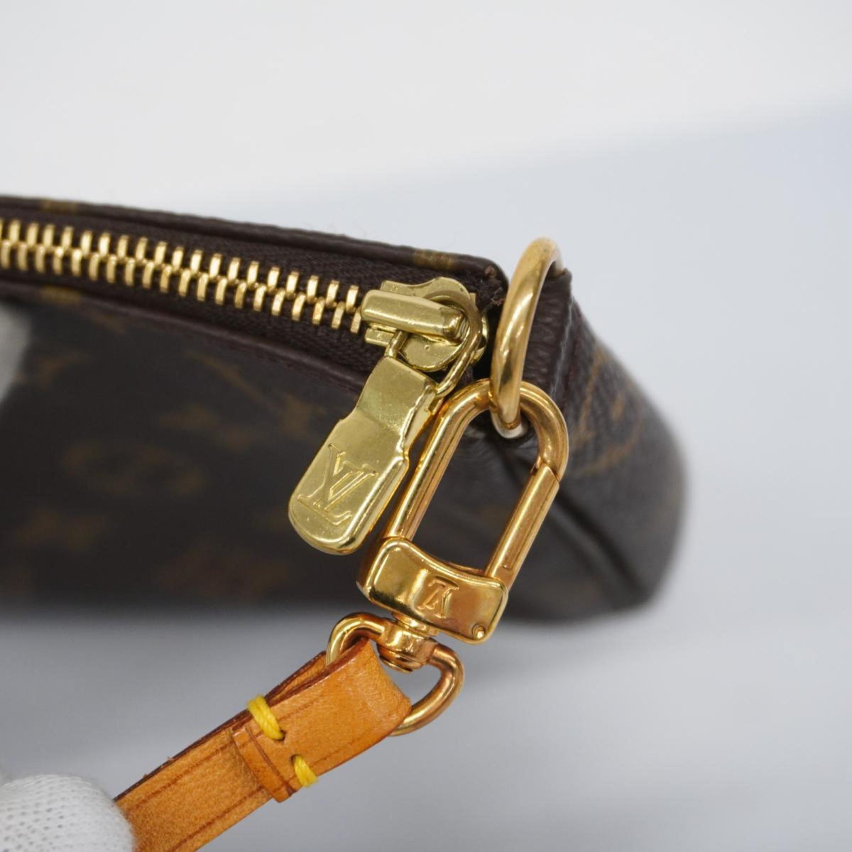 LOUIS VUITTON Pochette Accessoire Clutch Bag