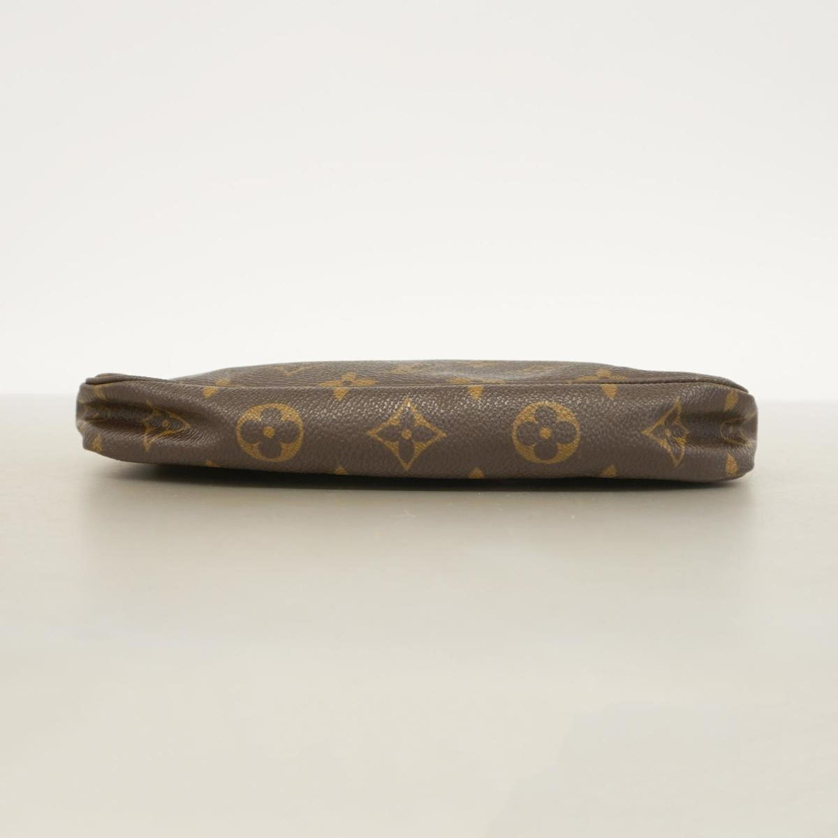 LOUIS VUITTON Pochette Accessoire Clutch Bag