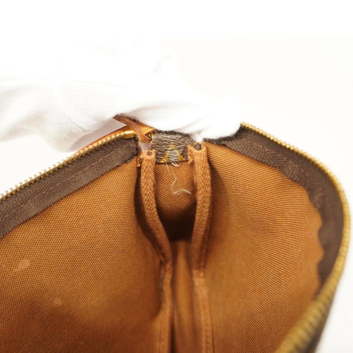 LOUIS VUITTON Pochette Accessoire Clutch Bag