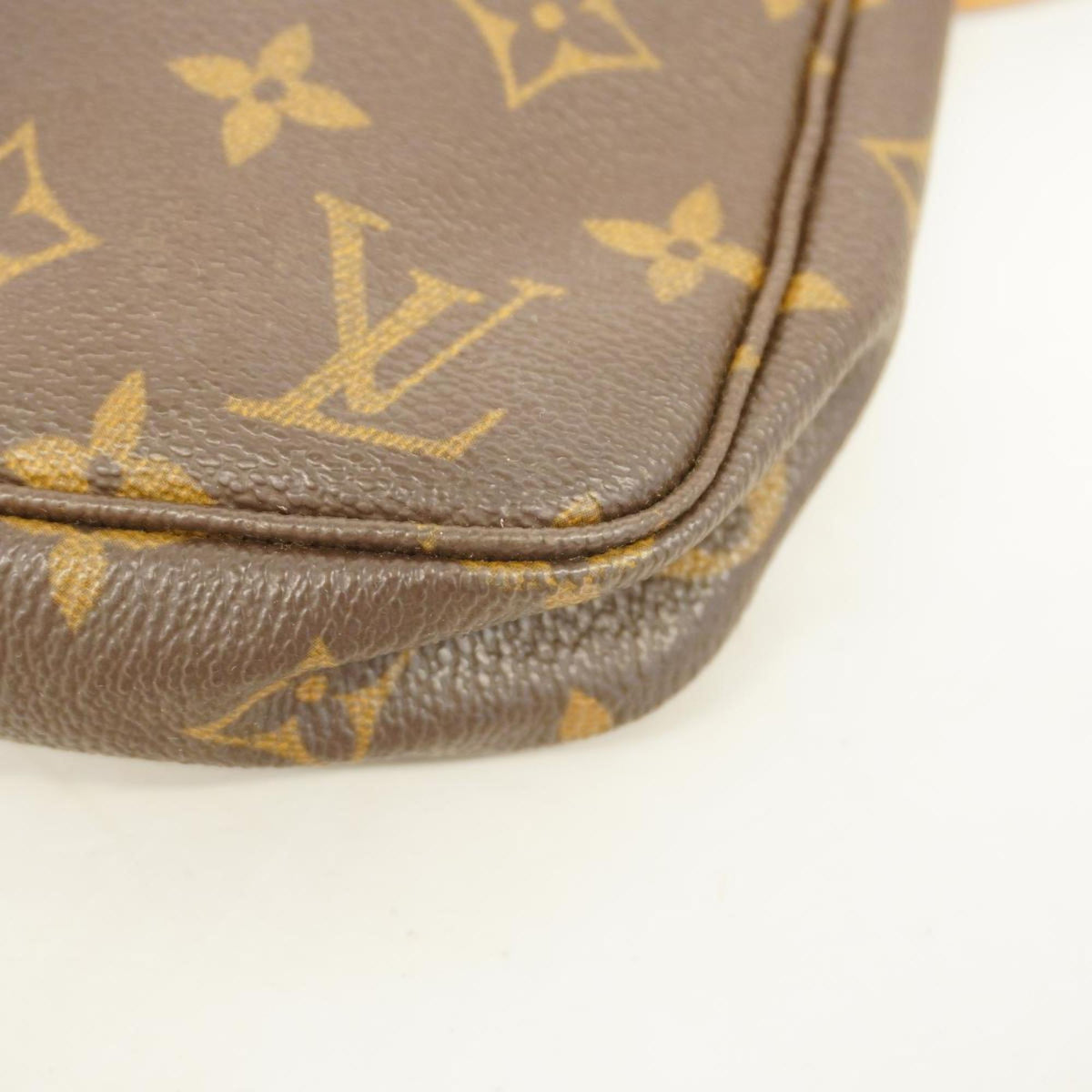 LOUIS VUITTON Pochette Accessoire Clutch Bag