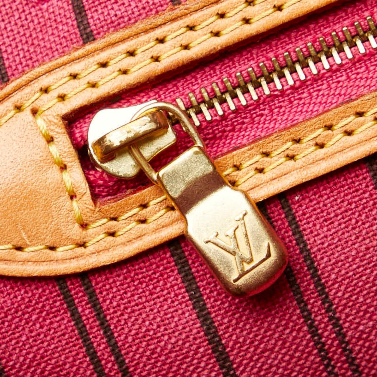 LOUIS VUITTON Neverfull PM Tote