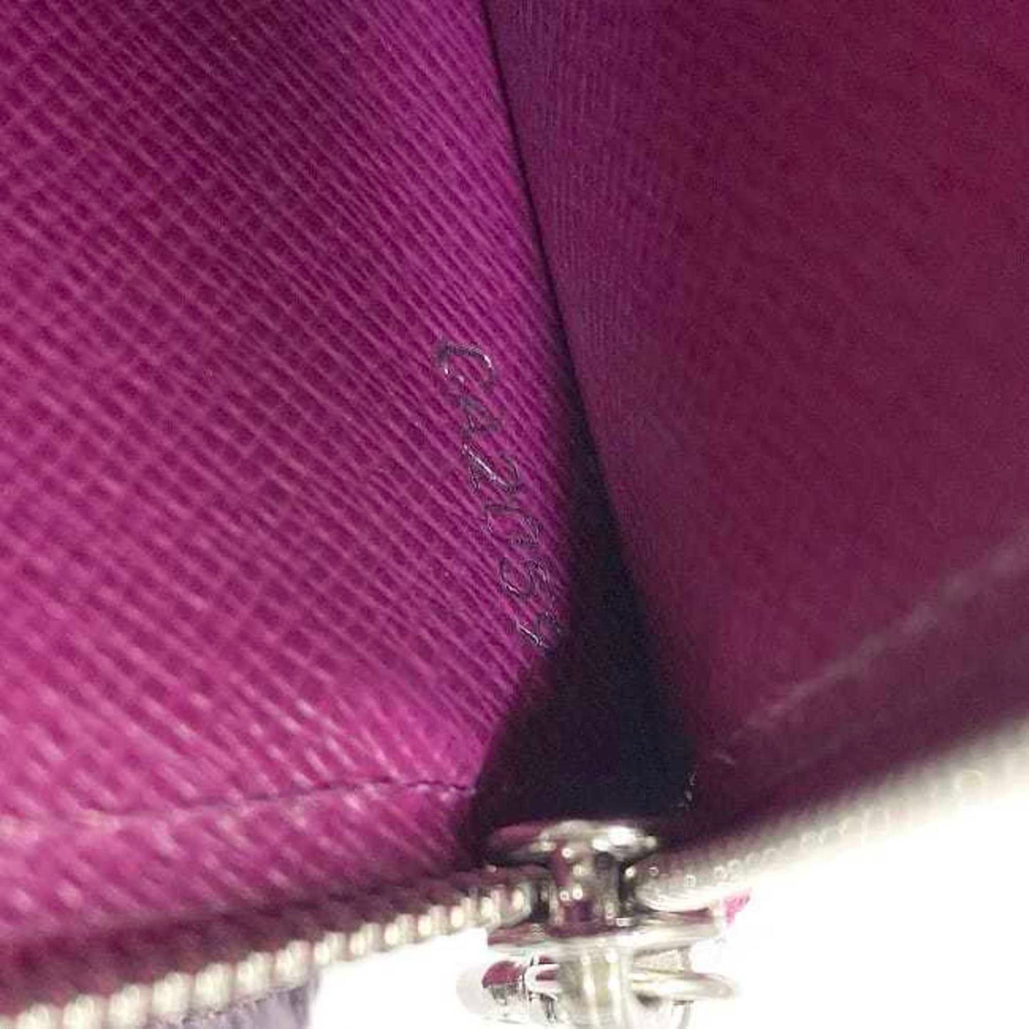 LOUIS VUITTON Sarah Wallet