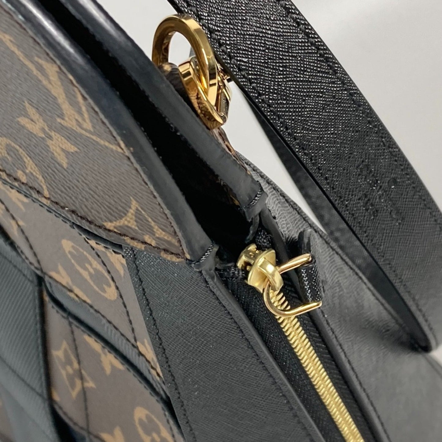 LOUIS VUITTON Tressage Tote