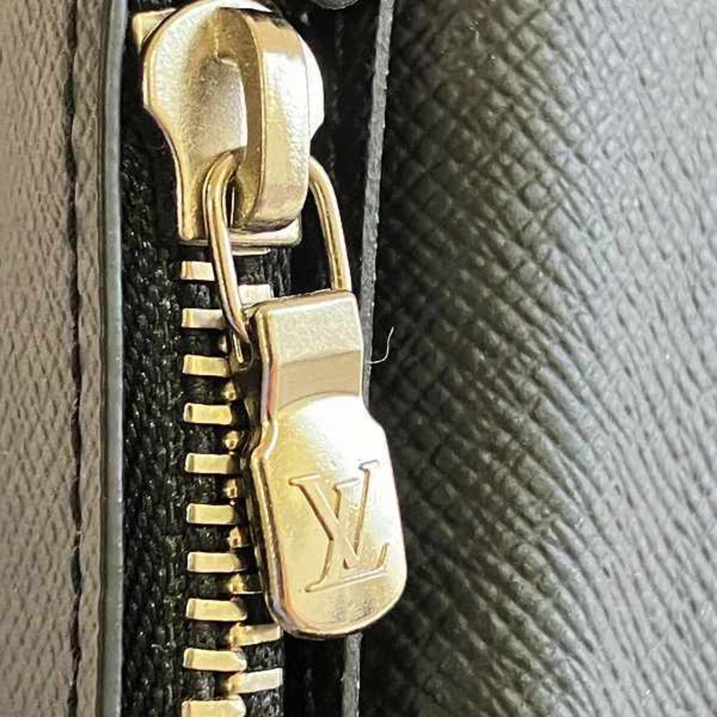 LOUIS VUITTON Taiga Wallet