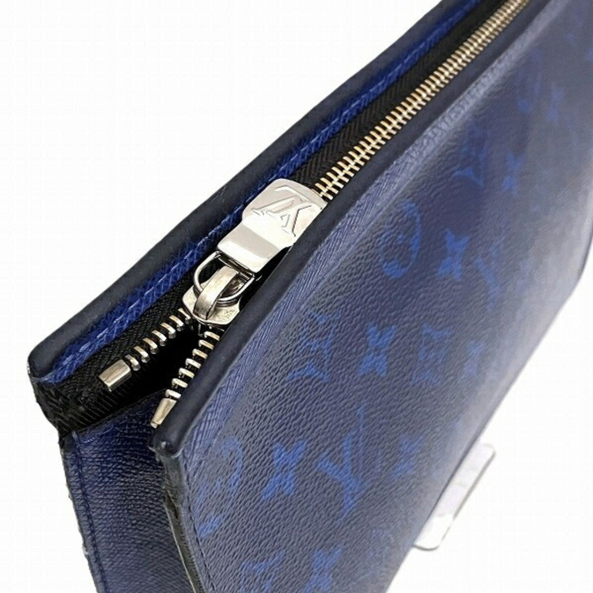 LOUIS VUITTON Pochette voyage Clutch Bag