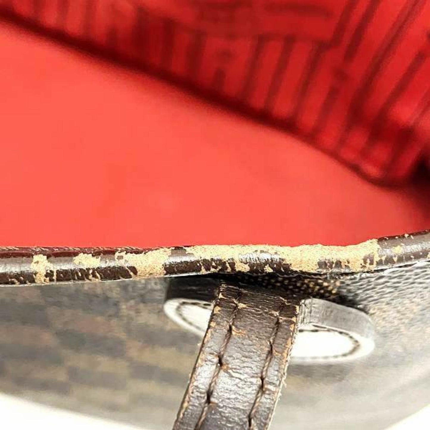 LOUIS VUITTON Neverfull MM Tote