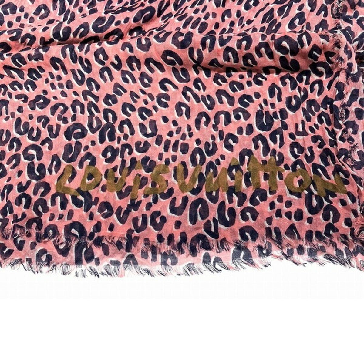 LOUIS VUITTON Scarves