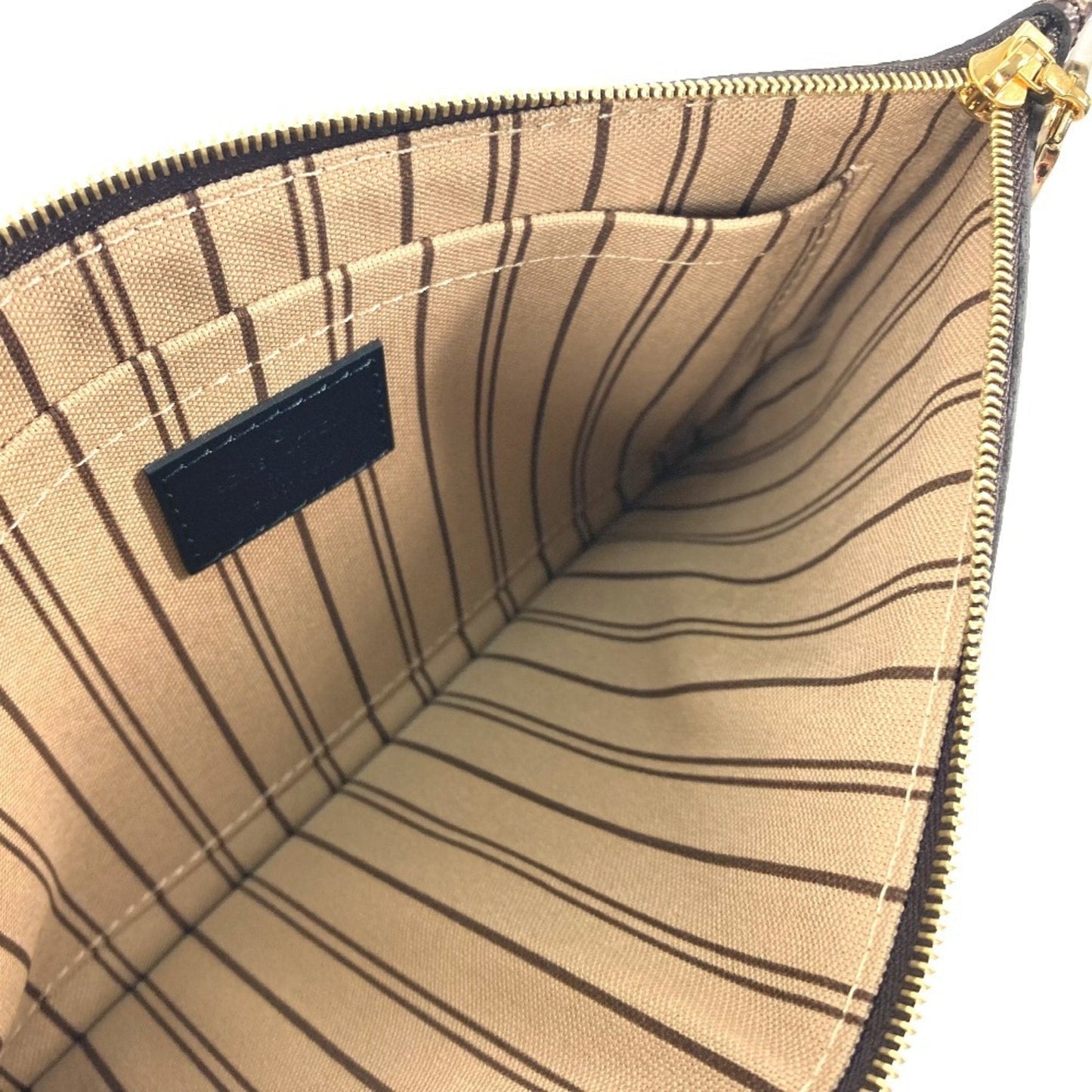 LOUIS VUITTON Neverfull MM Tote