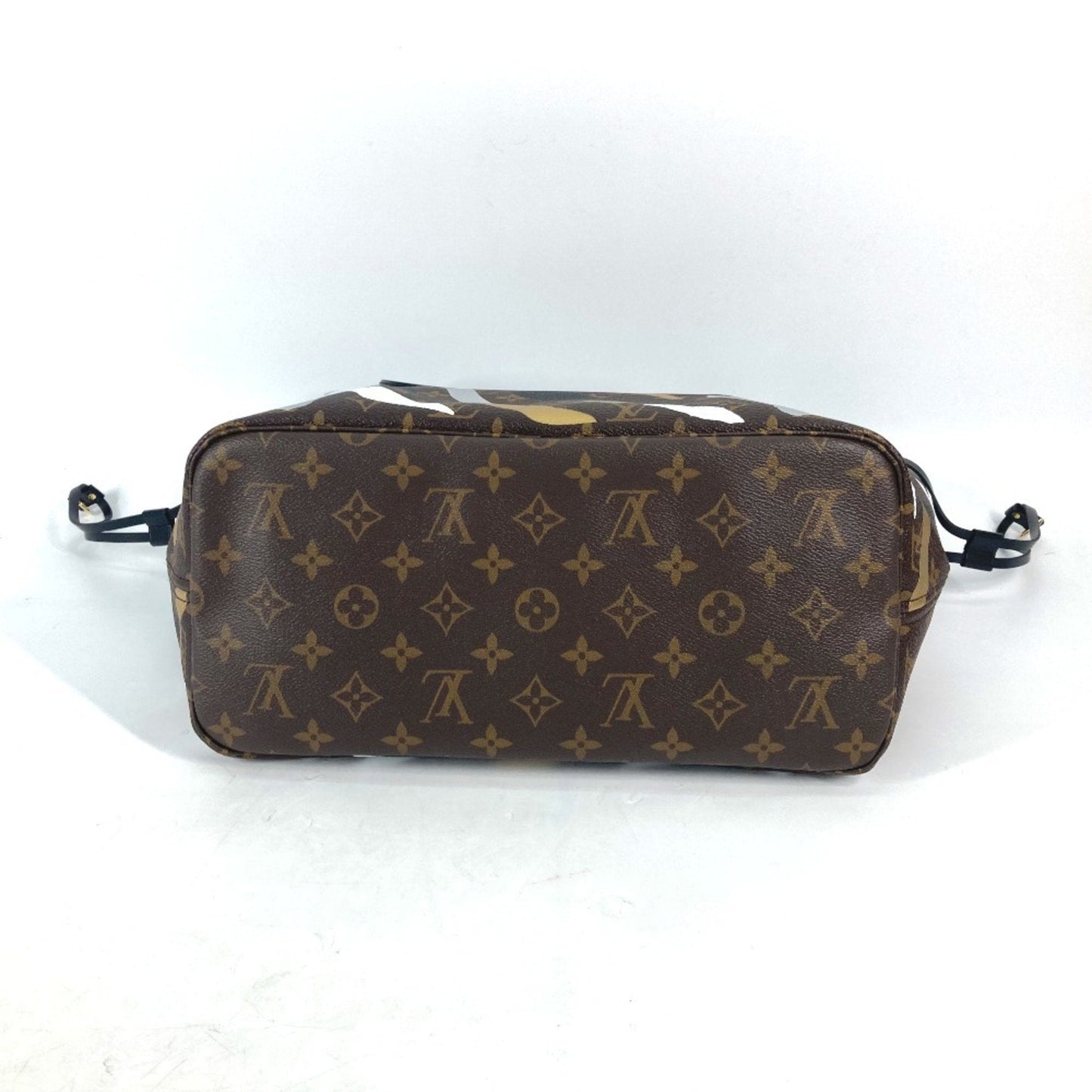 LOUIS VUITTON Neverfull MM Tote