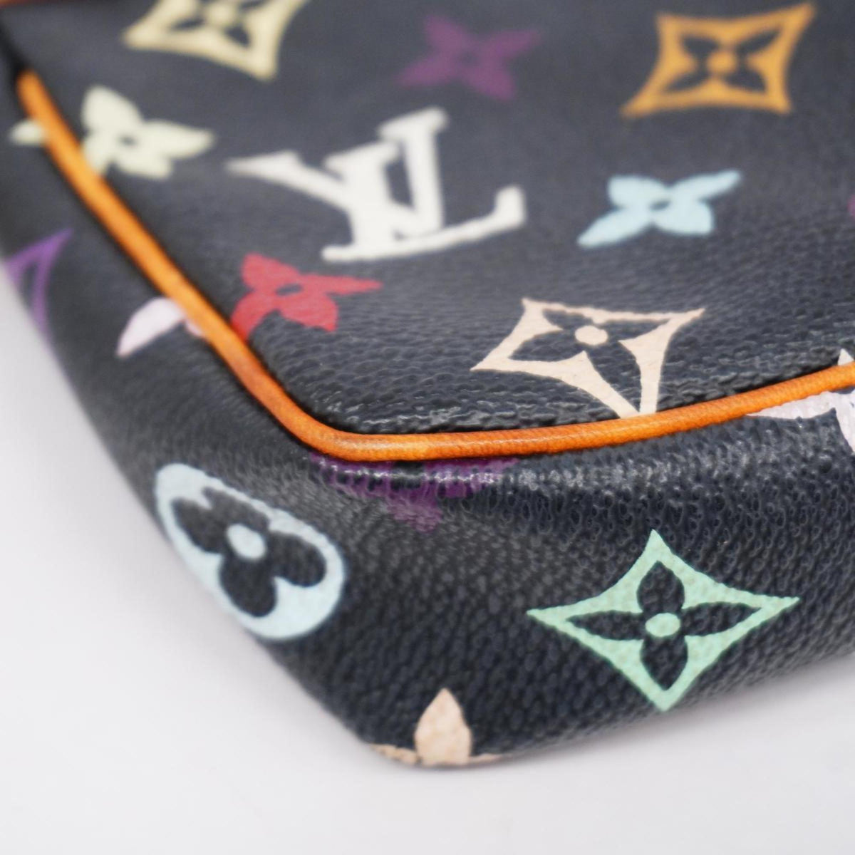 LOUIS VUITTON Pochette Accessoire Clutch Bag