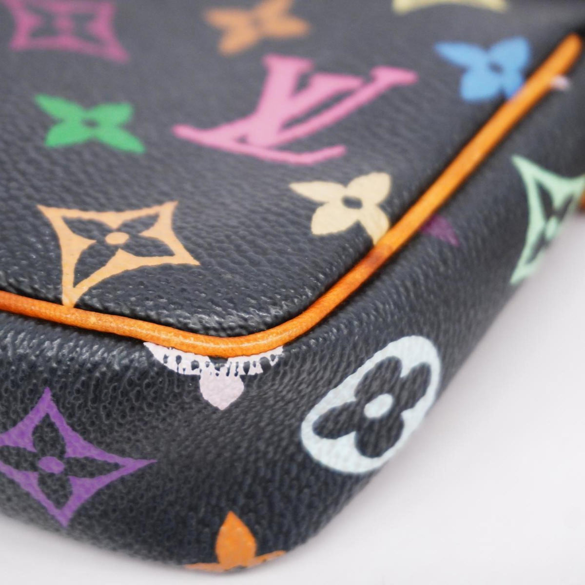 LOUIS VUITTON Pochette Accessoire Clutch Bag