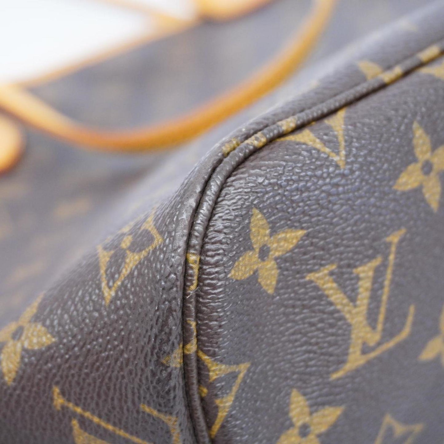 LOUIS VUITTON Neverfull MM Tote