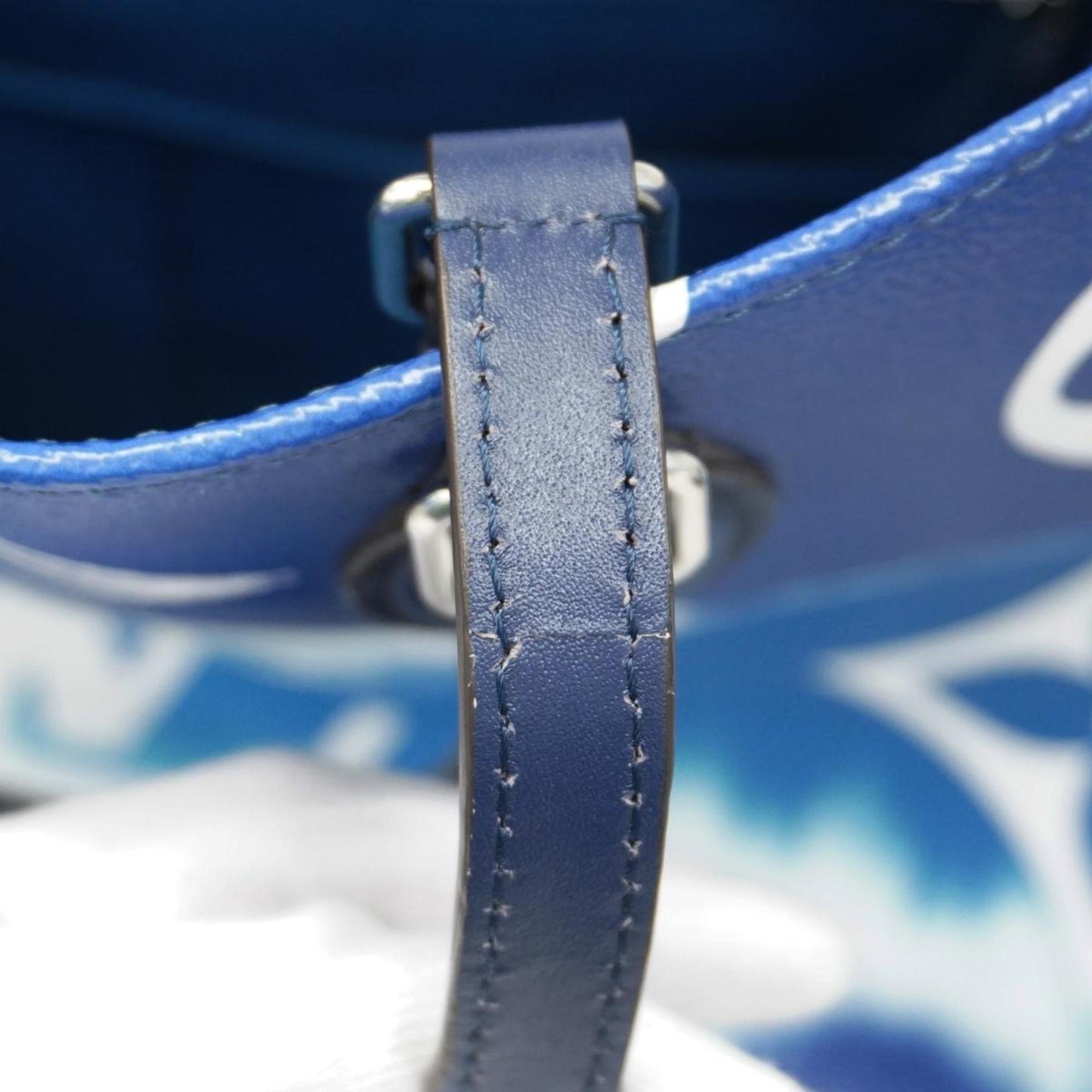 LOUIS VUITTON Onthego Tote