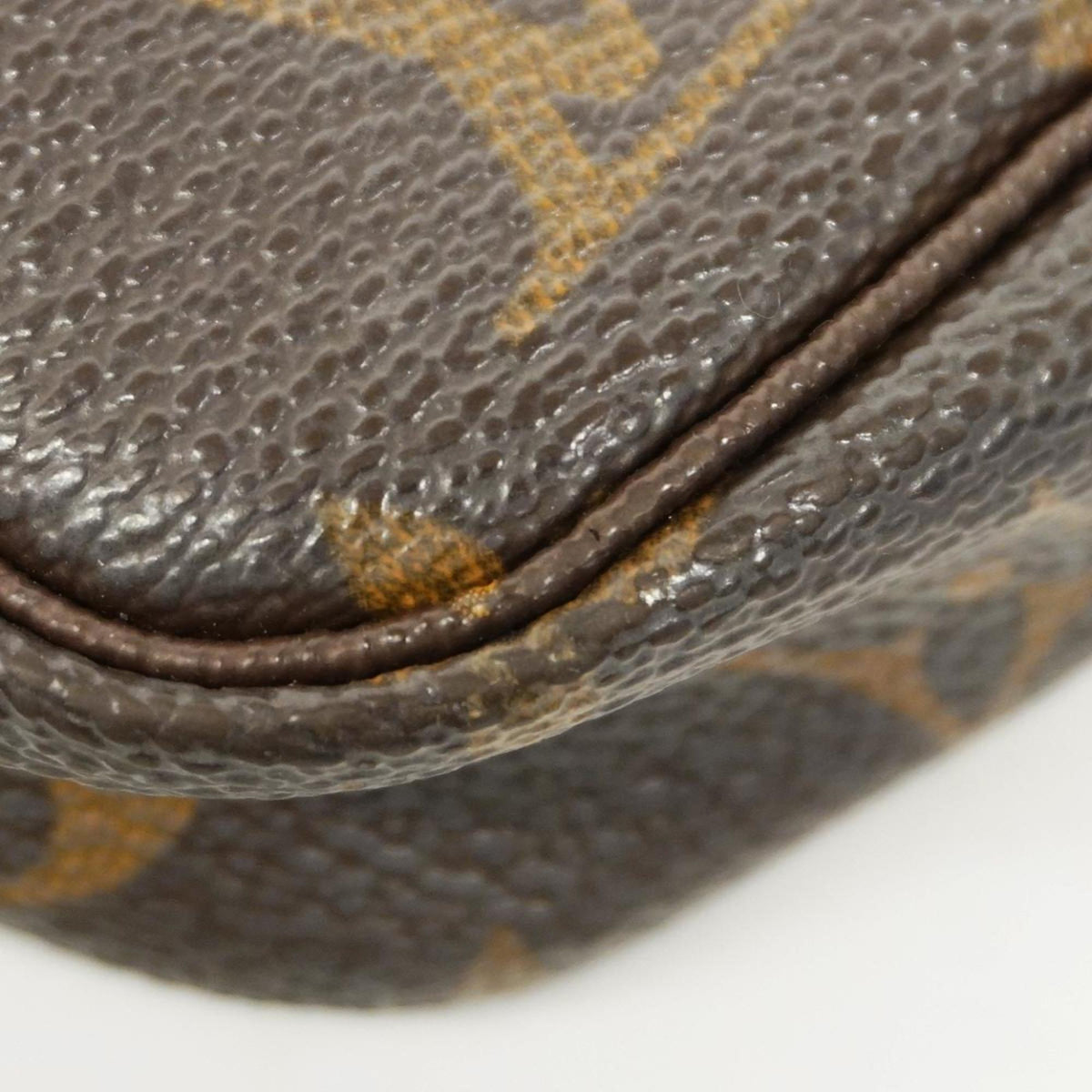 LOUIS VUITTON Pochette accessoires Clutch Bag