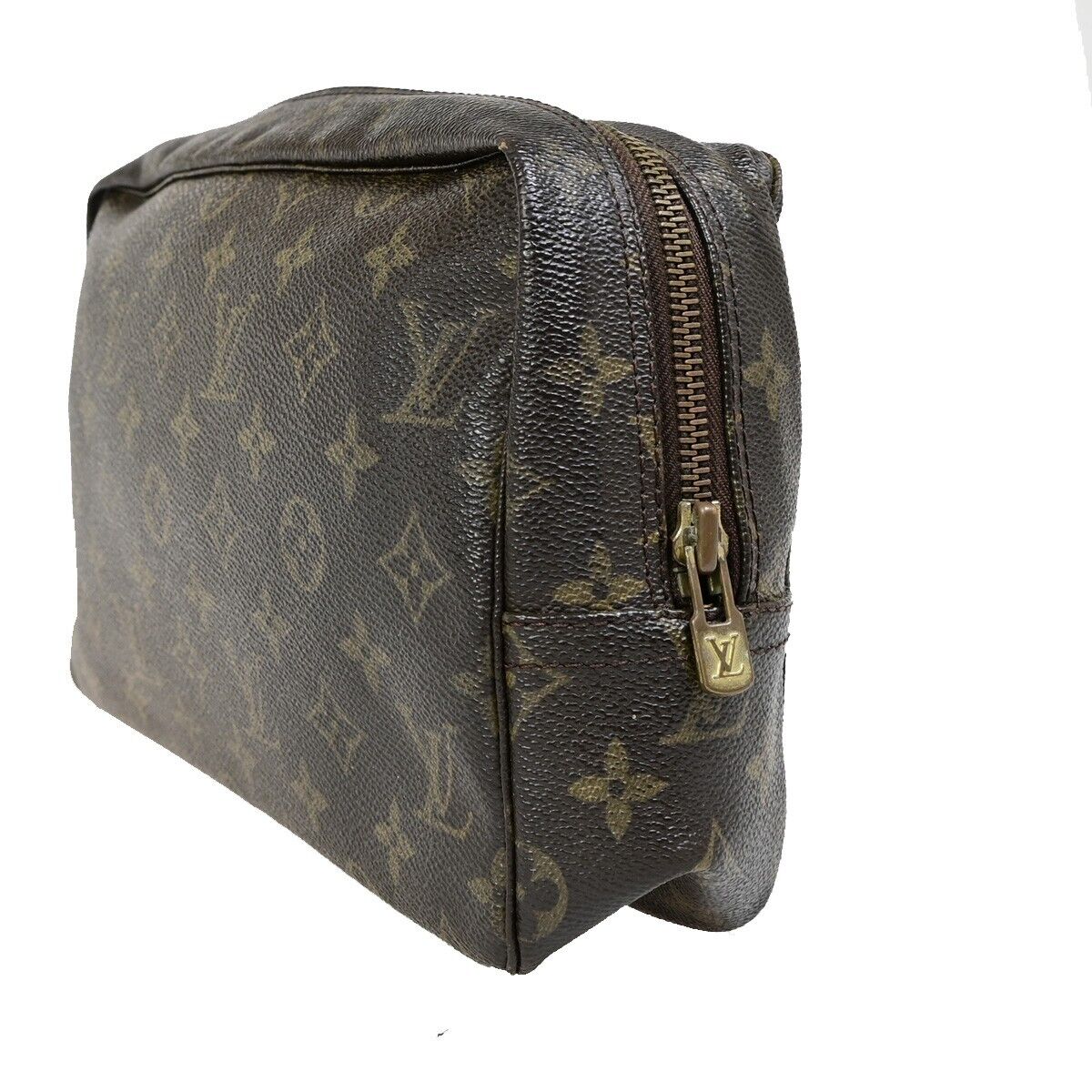 LOUIS VUITTON Trousse Toilette 28 Clutch Bag