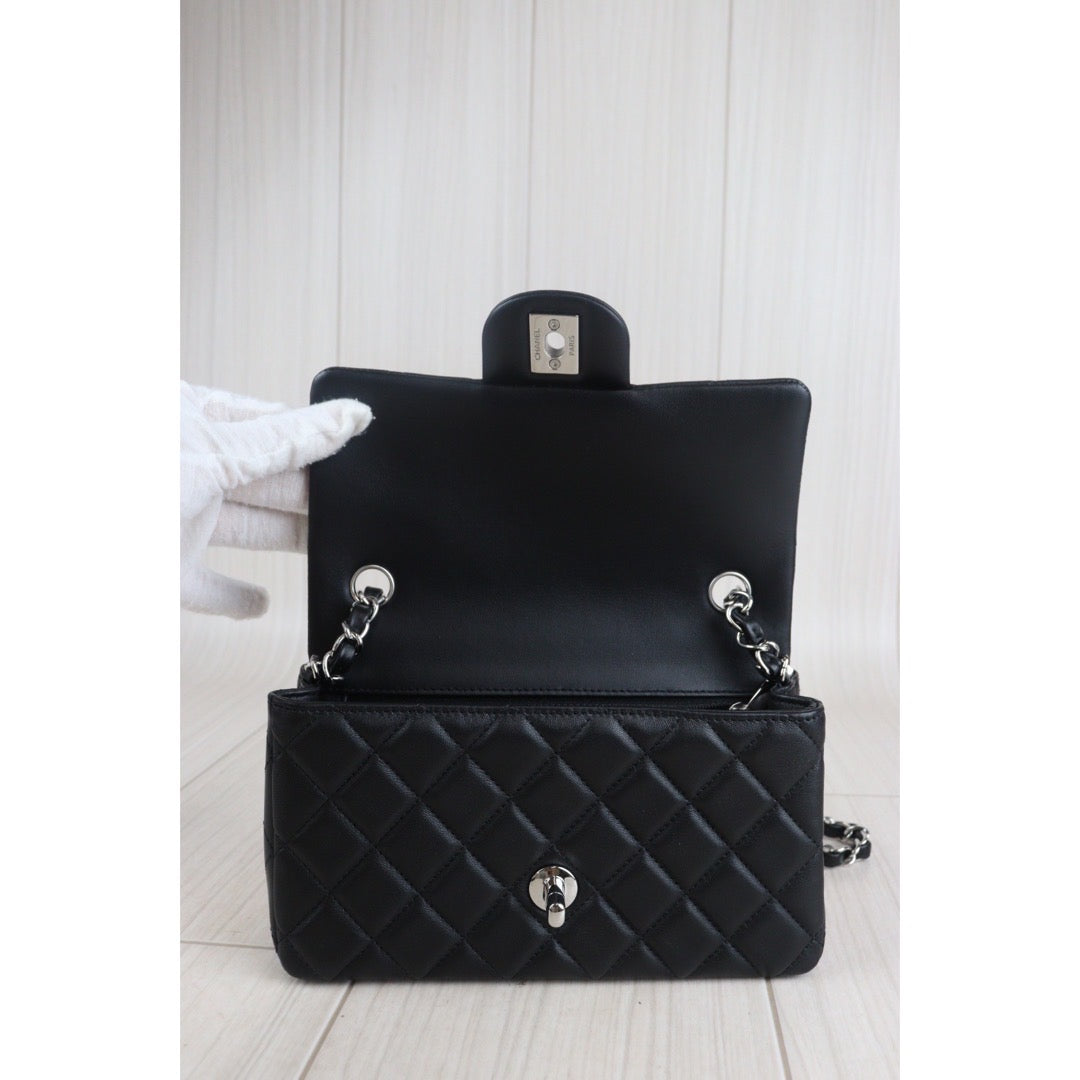 Rank N｜ CHANEL Mini Matelasse Lamb Leather Chain Shoulder Bag Black Silver Hardware ｜23091104