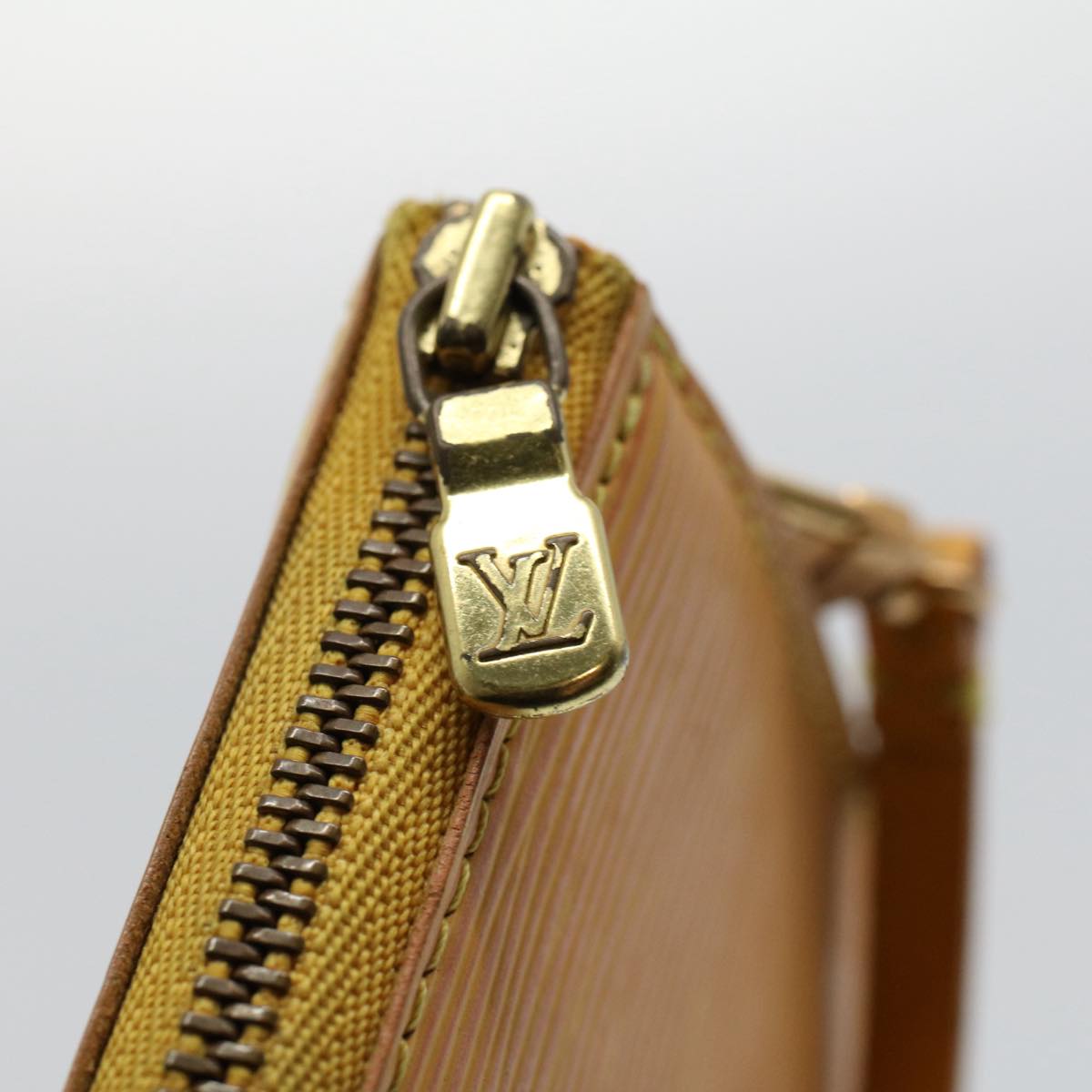 LOUIS VUITTON Pochette accessoires Handbag