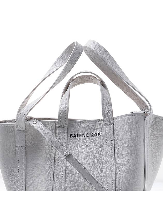 Luxury Balenciaga  Calfskin Everyday Tote Bag White