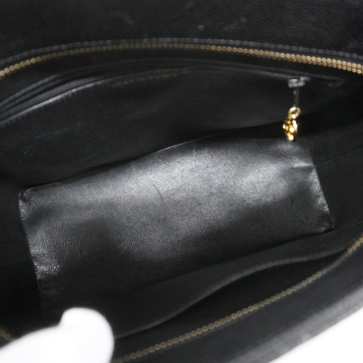 Chanel Medaillon
