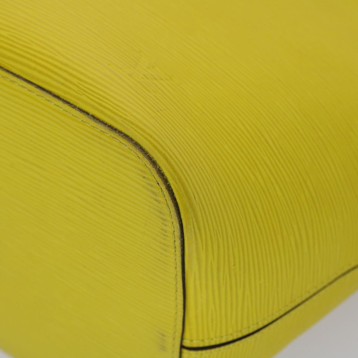 LOUIS VUITTON Neverfull MM Tote