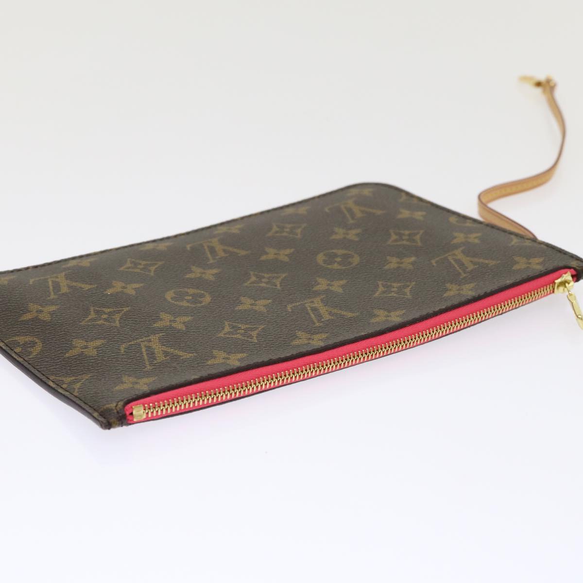 LOUIS VUITTON Neverfull MM Tote