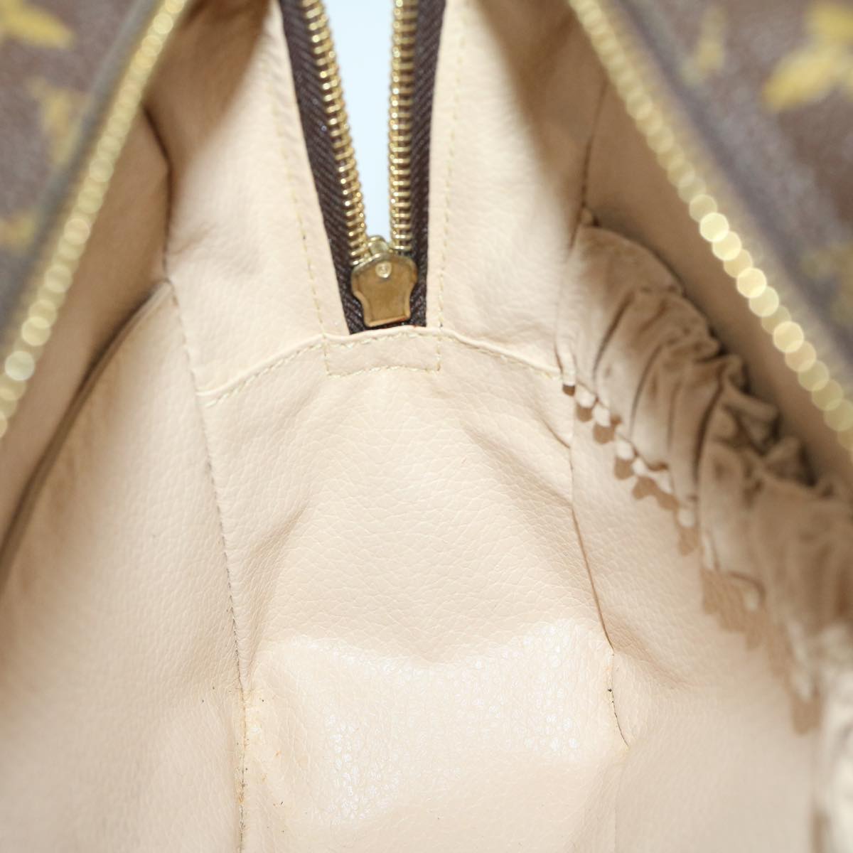 LOUIS VUITTON Trousse de Toilette Clutch Bag