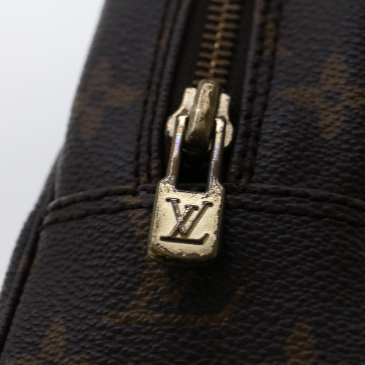 LOUIS VUITTON Truth Toilette 23 Clutch Bag