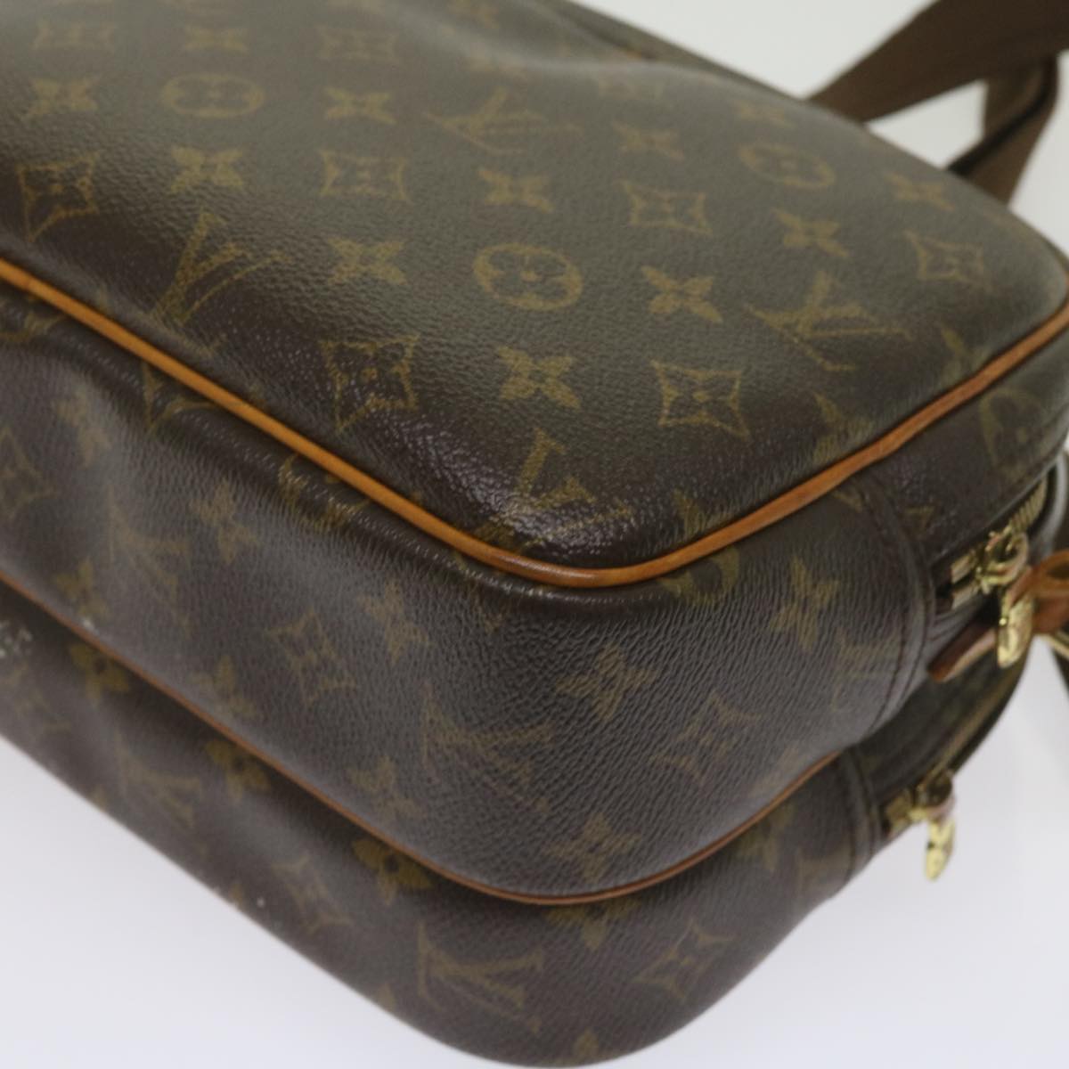 LOUIS VUITTON Reporter Shoulder Bag