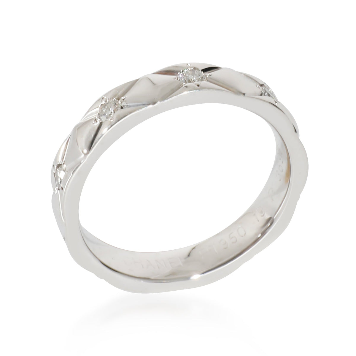 CHANEL Matelasse Band in Platinum 0.25 CTW