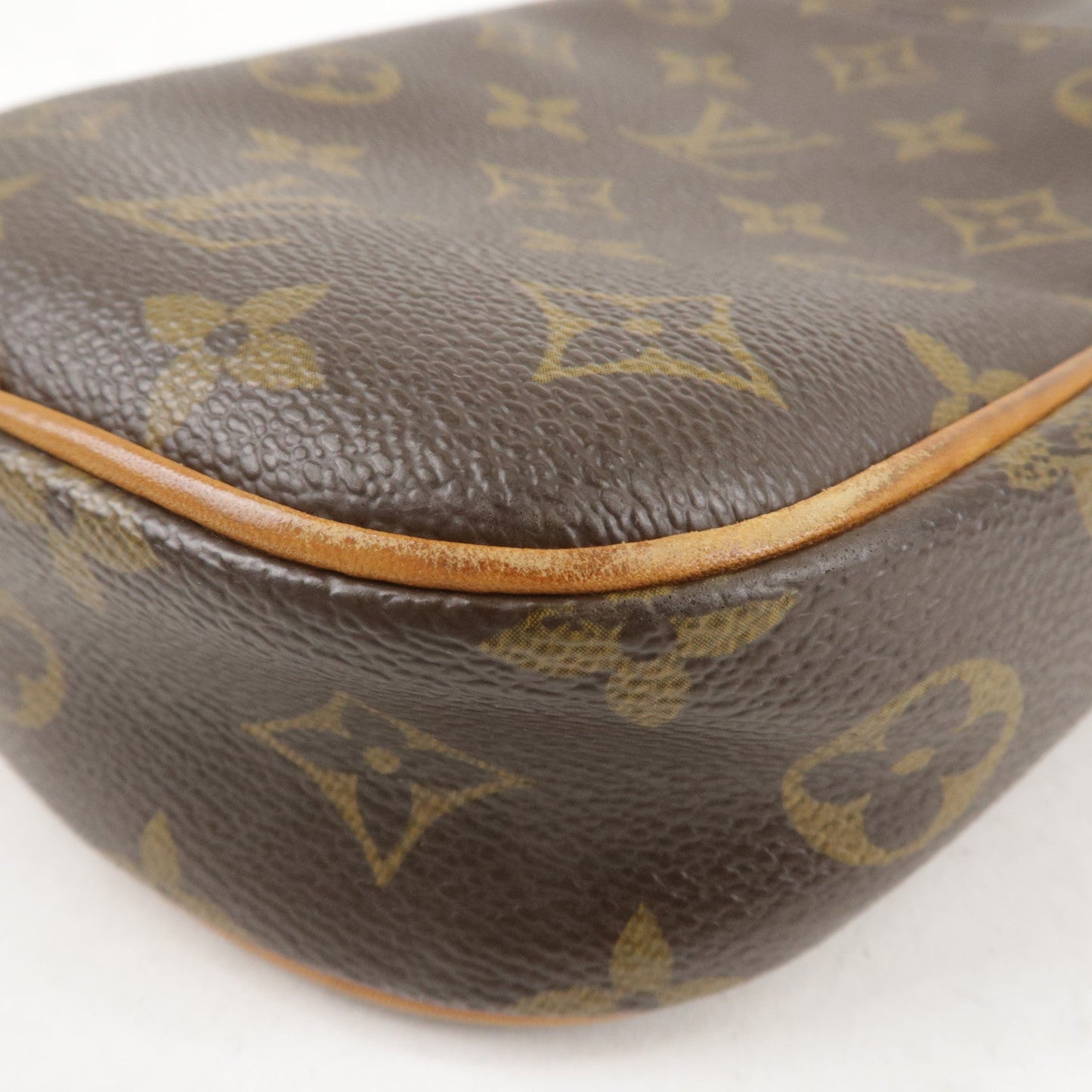 Louis Vuitton Monogram Pochette Gange Crossbody Bag M51870