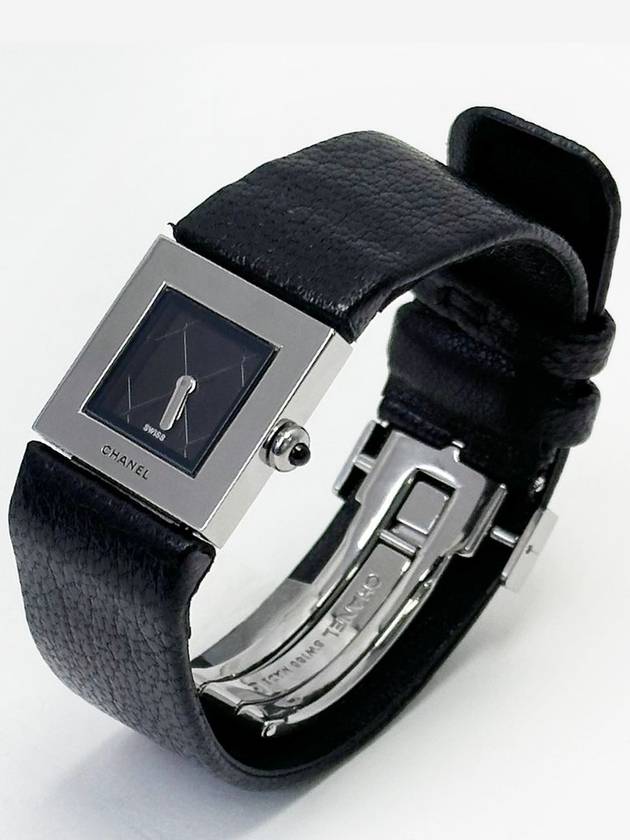 Black silver mattrasse watch 4VCHC22092 Chanel