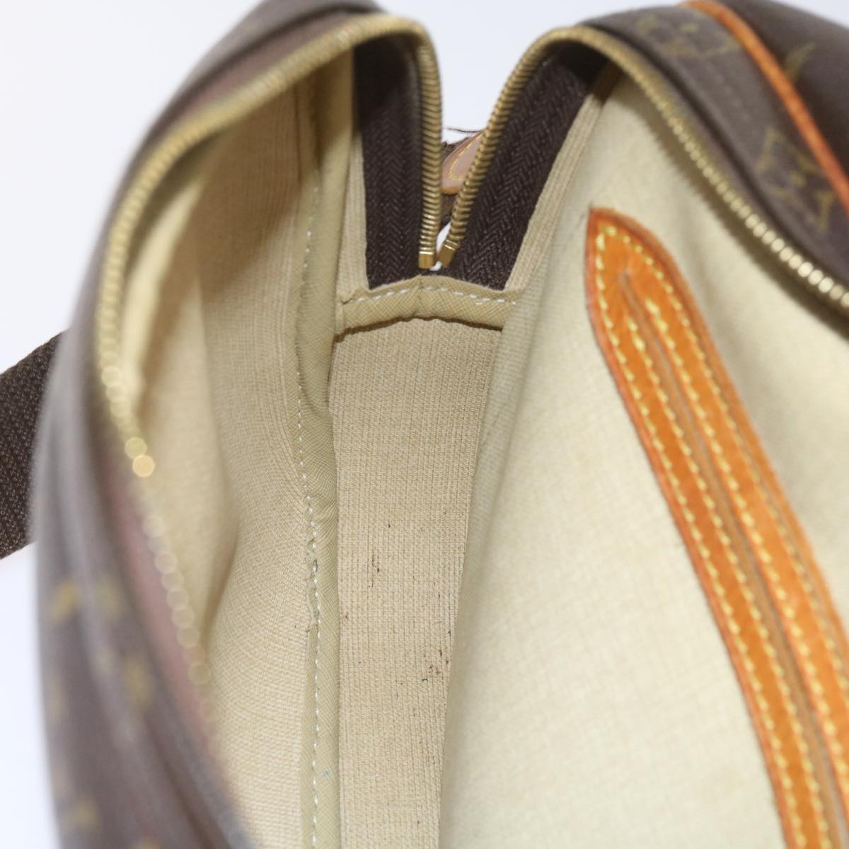 LOUIS VUITTON Reporter Shoulder Bag