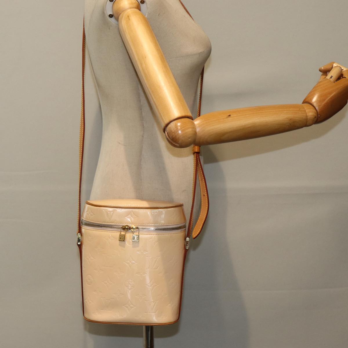 LOUIS VUITTON Sullivan Shoulder Bag