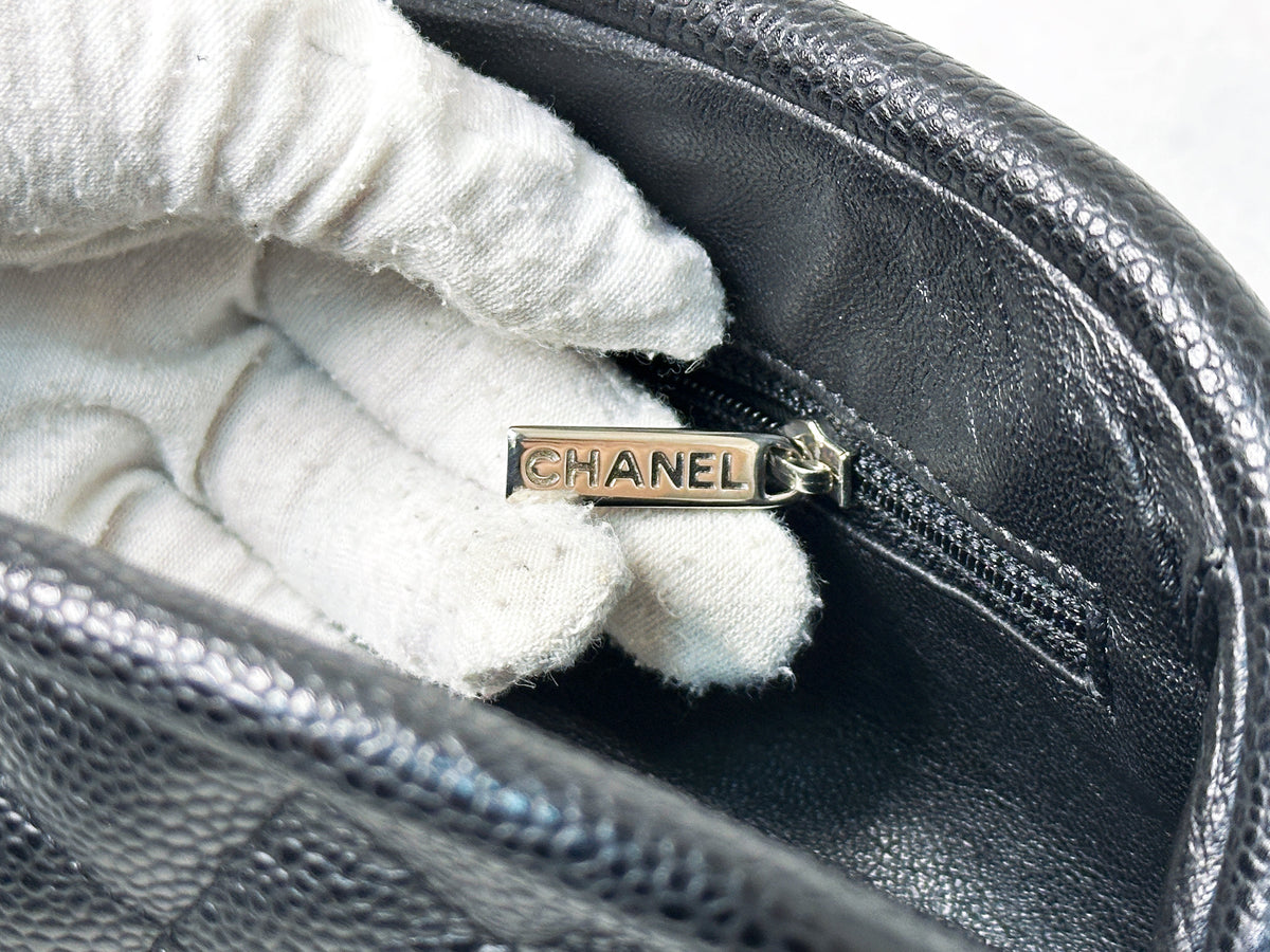 Chanel Quilted Timeless Kisslock Clutch Black Caviar holo 1193
