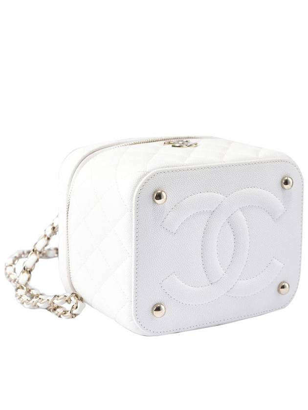 Women 22 Shinsegae Purchase Benetti Cosmetic Top Handle Bag CD5269 Chanel