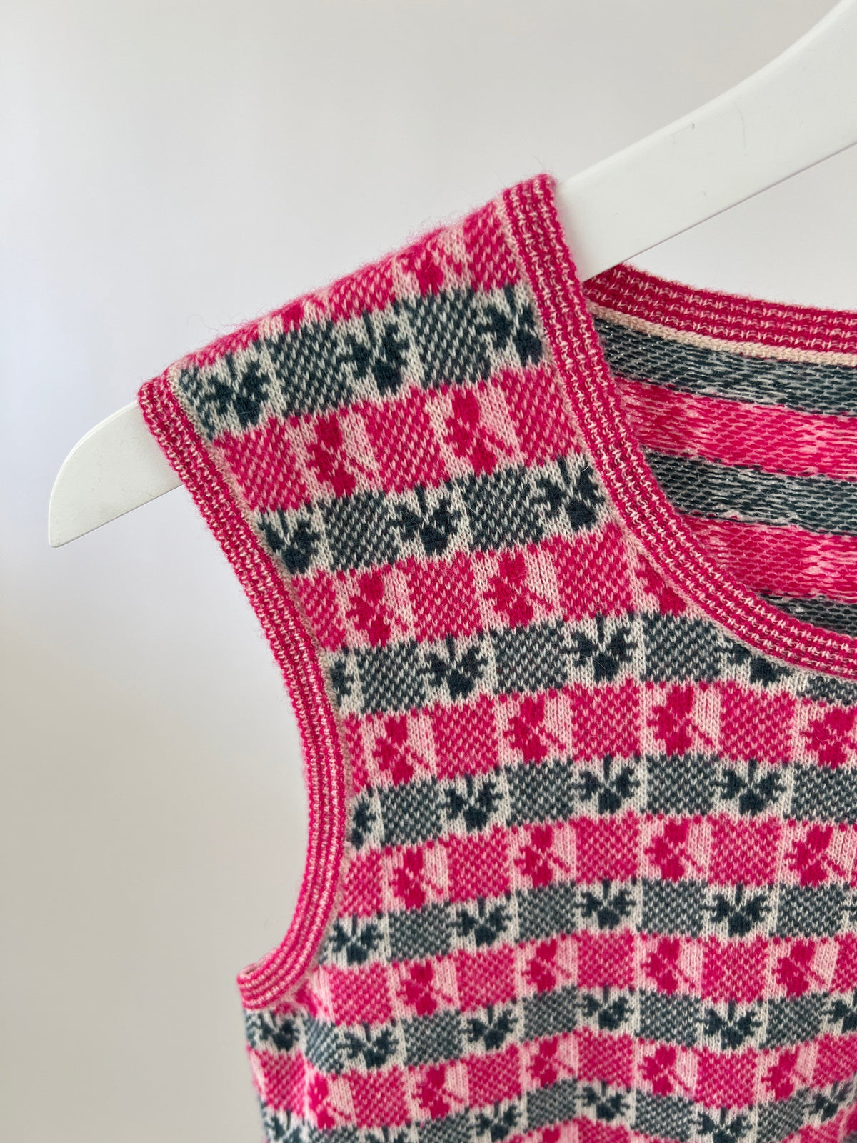 Chanel Pink Intarsia Knit Cashmere igan and Top Set Size FR 40 (UK 12)