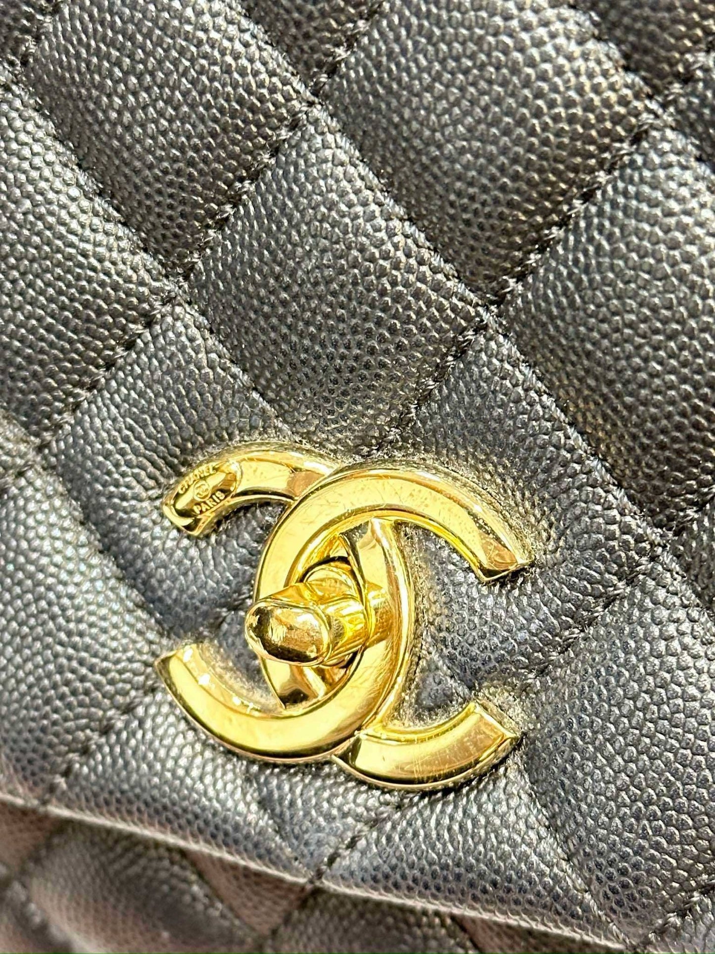 Chanel Medium Caviar Quilted Coco Handle Flap Black GHW 30 holo card