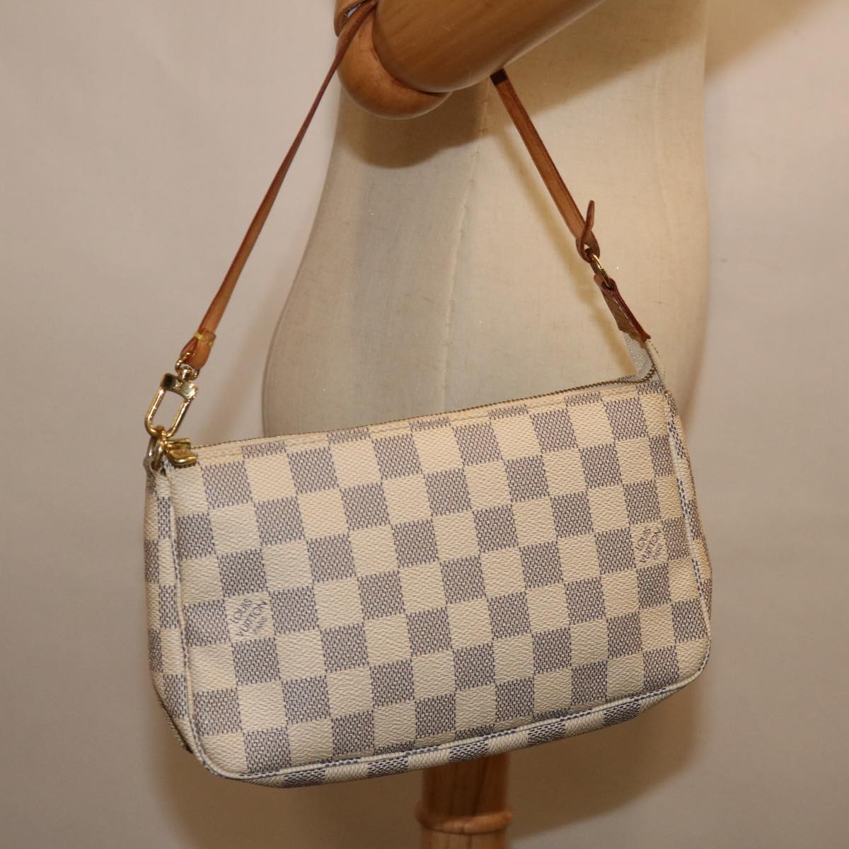 LOUIS VUITTON Pochette Accessoire Clutch Bag