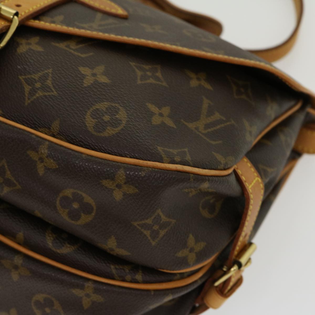 Louis Vuitton Saumur 30 Shoulder Bag