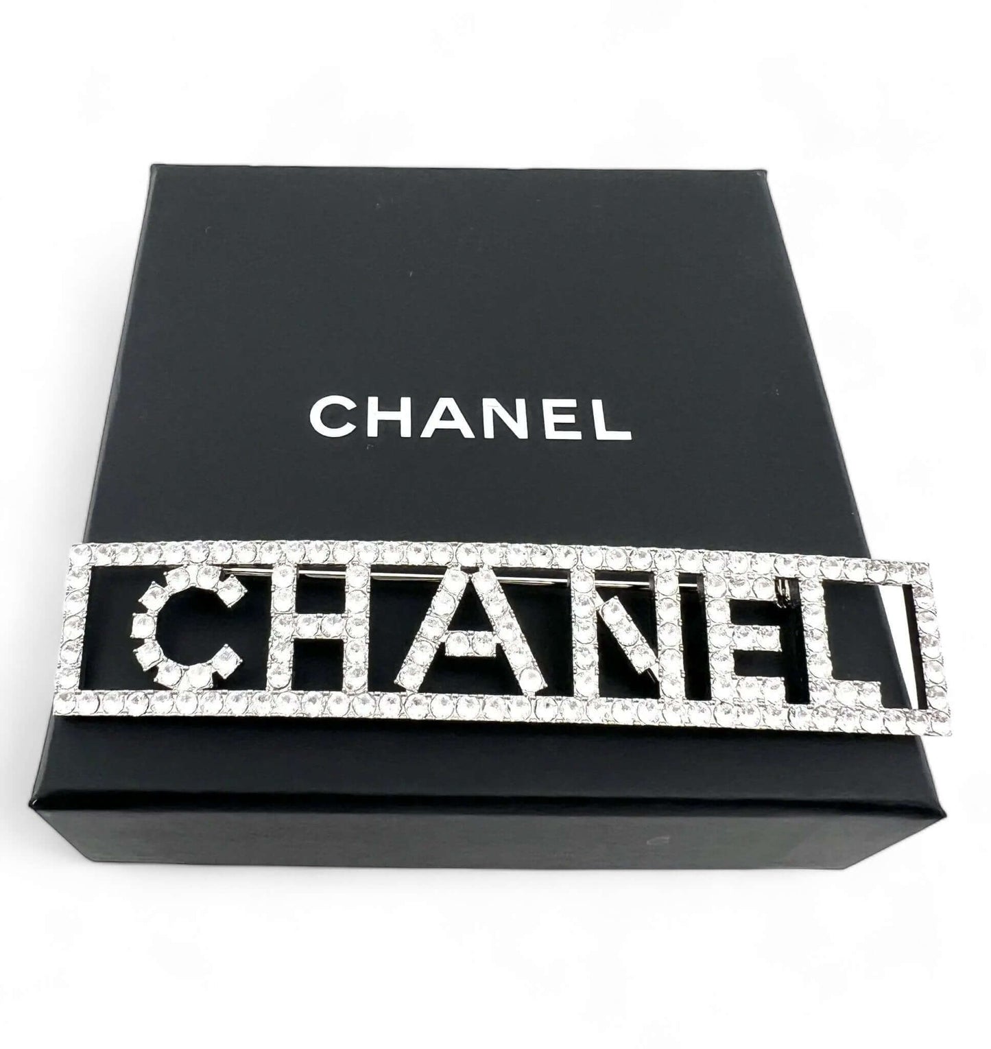 Chanel - Broche avec cristaux