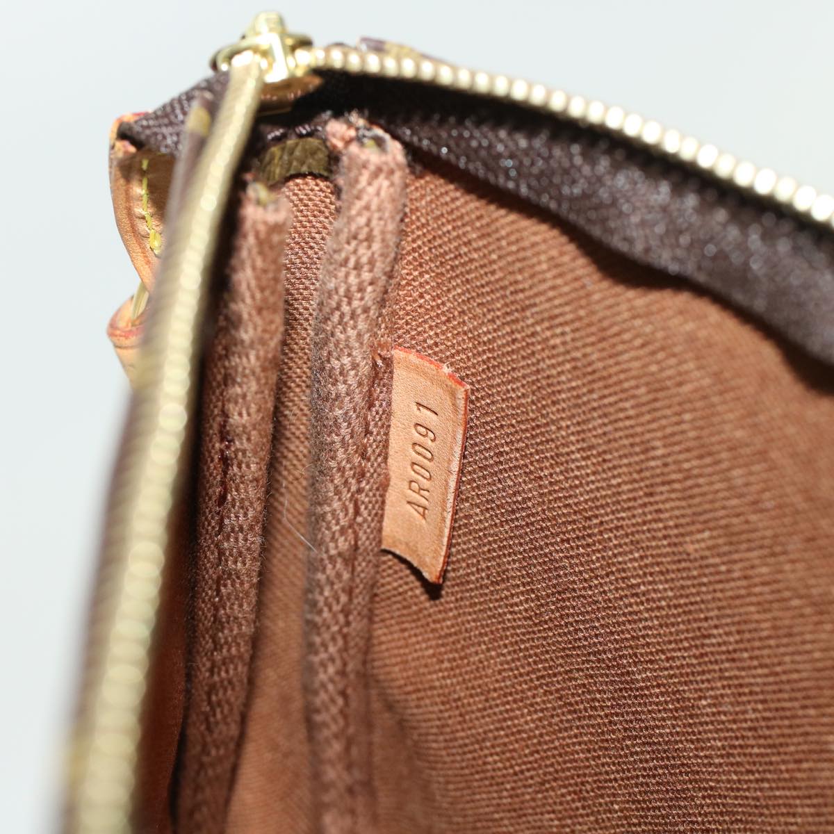 LOUIS VUITTON Pochette Accessoire Handbag