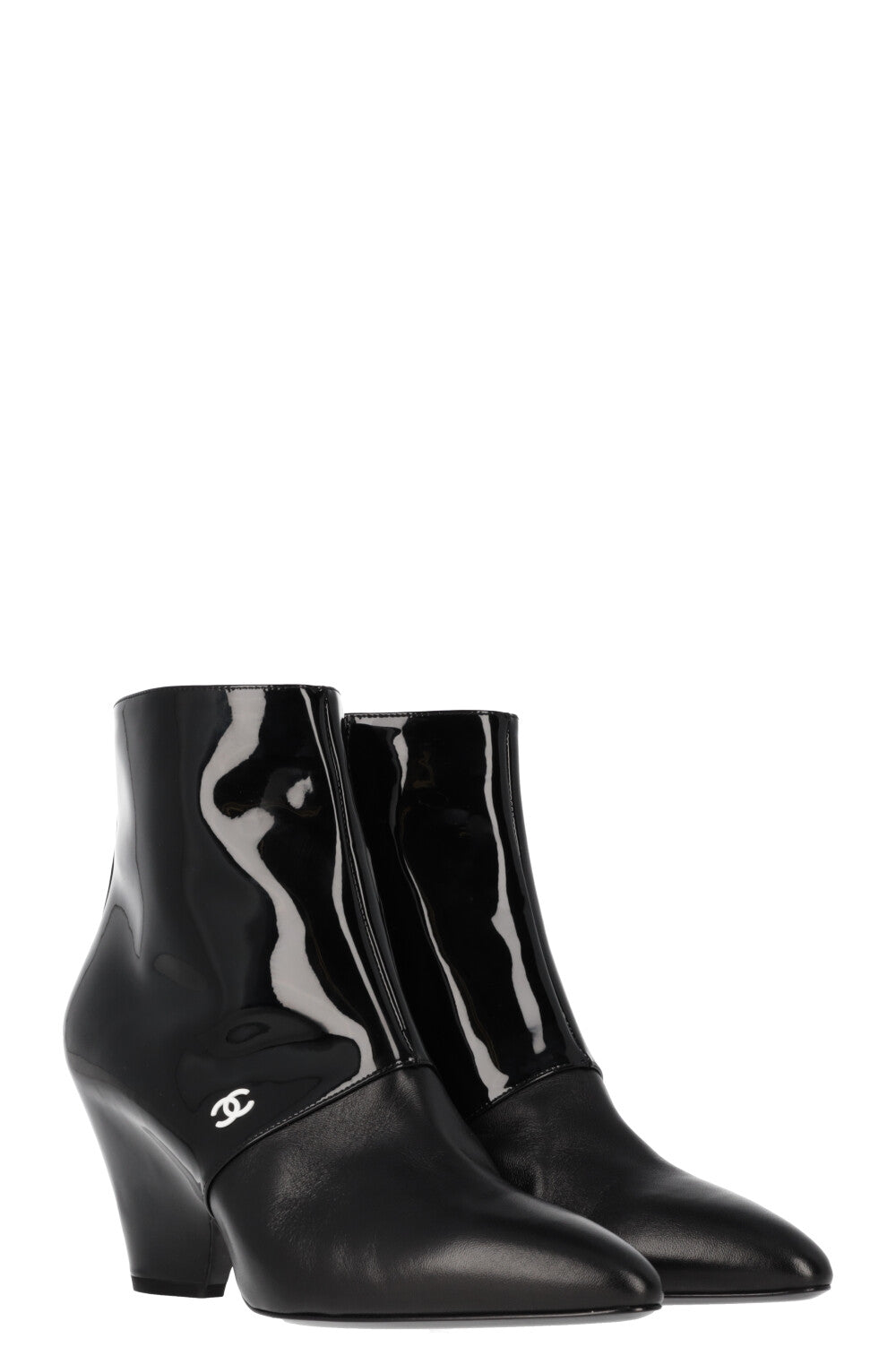 CHANEL CC Boots Patent Black
